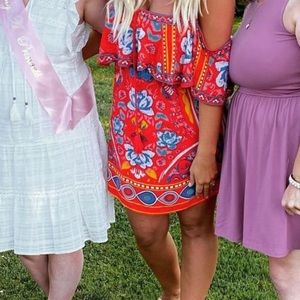 Perfect summer dress! Medium. Lightweight